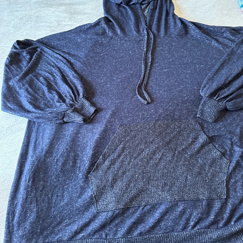 NWT SIZE 22/24 Lane Bryant Hoodie Shirt